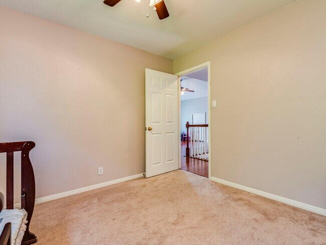 Building Photo - 5847 Back Bay Ln