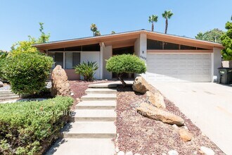 Building Photo - Nice Large 3 Bedroom, 2 Bath House