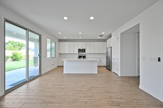 Building Photo - 7027 S 13th Way