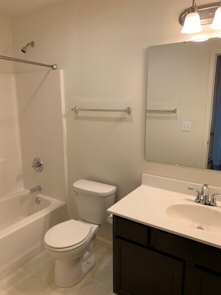 Building Photo - 328 Leatherwood Way