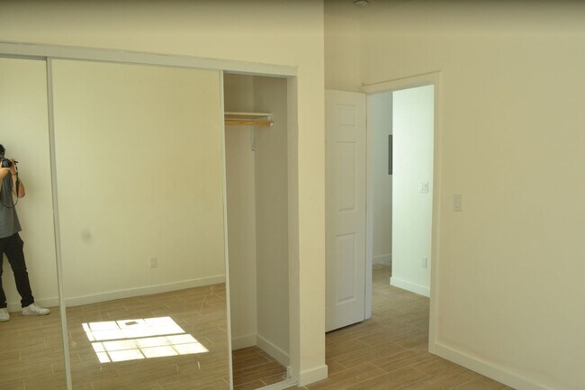 Building Photo - Central Homes