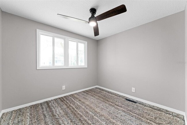 Building Photo - 2714 Vindale Rd