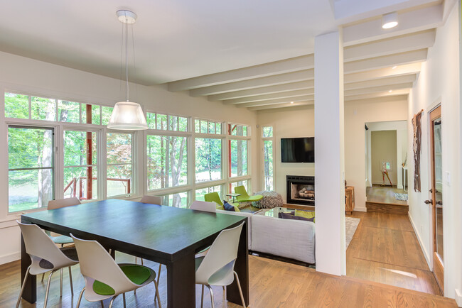Building Photo - 4416 Arrowhead Trail