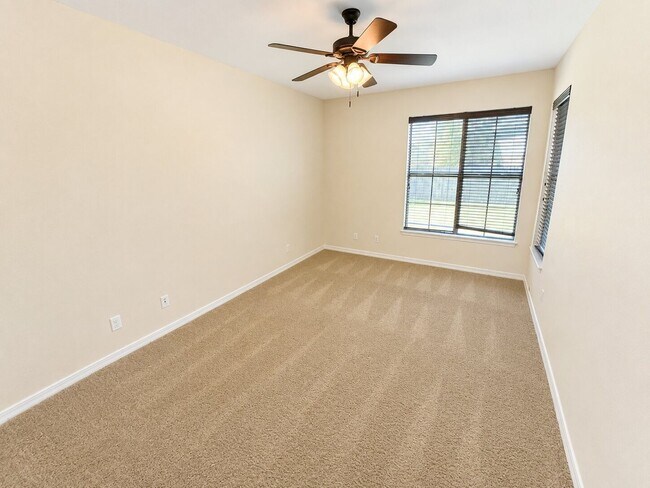 Building Photo - 297 Eagle Bend Way
