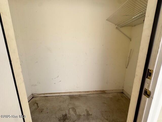 Building Photo - 130 Oak Towne Dr