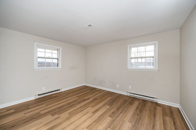 Building Photo - Beautiful Hopewell Move In Ready Home!