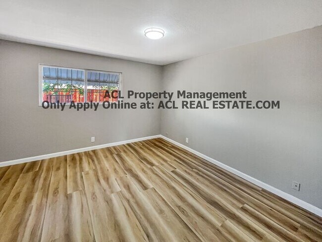 Building Photo - Stylishly Renovated Home with New Kitchen ...