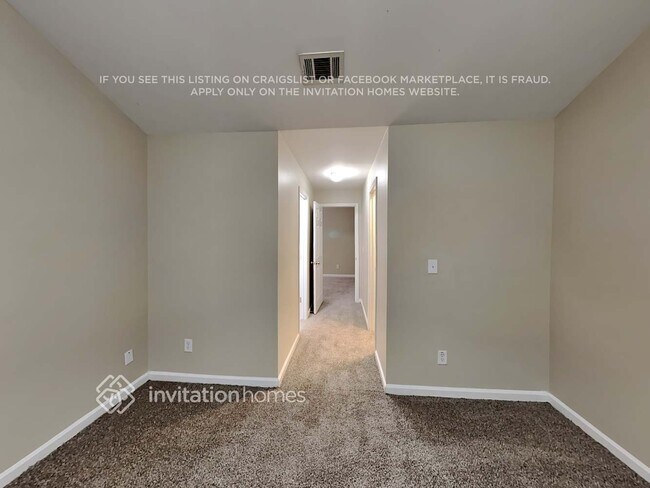 Building Photo - 114 Hidden Creek Dr