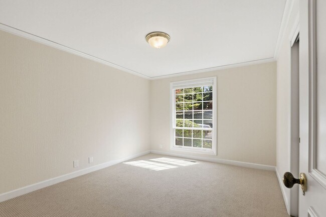 Building Photo - Stunning 3,488 Sq. Ft. Home with Pool & 3-...