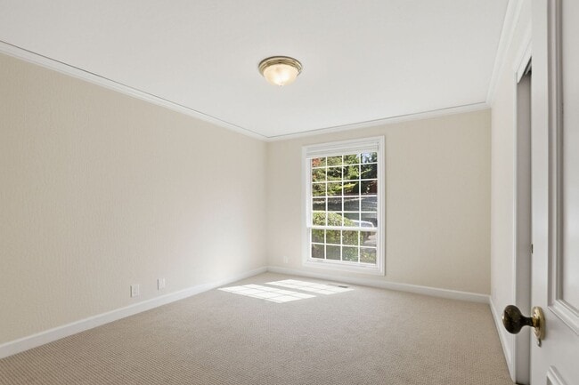 Building Photo - Stunning 3,488 Sq. Ft. Home with Pool & 3-Car Garage