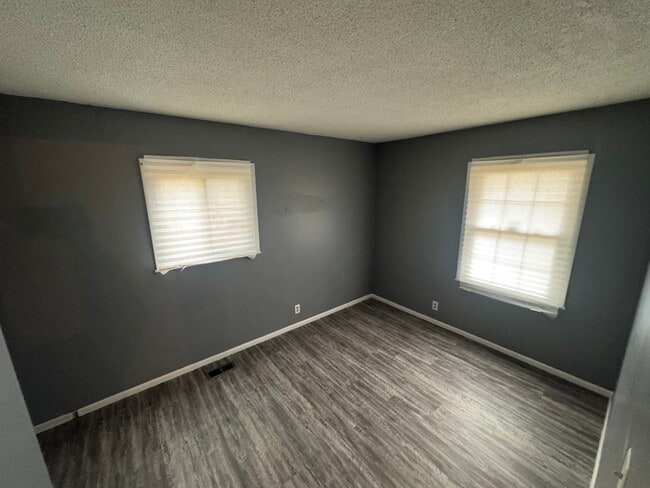 Building Photo - 1911 Fairchild-E