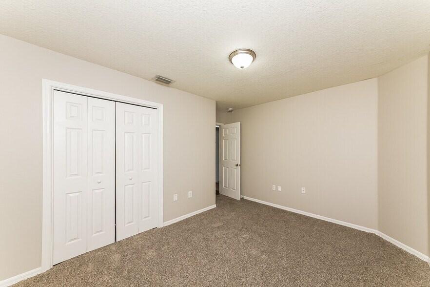 Building Photo - 13731 Ogakor Dr