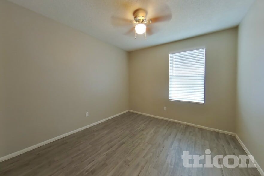 Building Photo - 4832 N 87th Ln