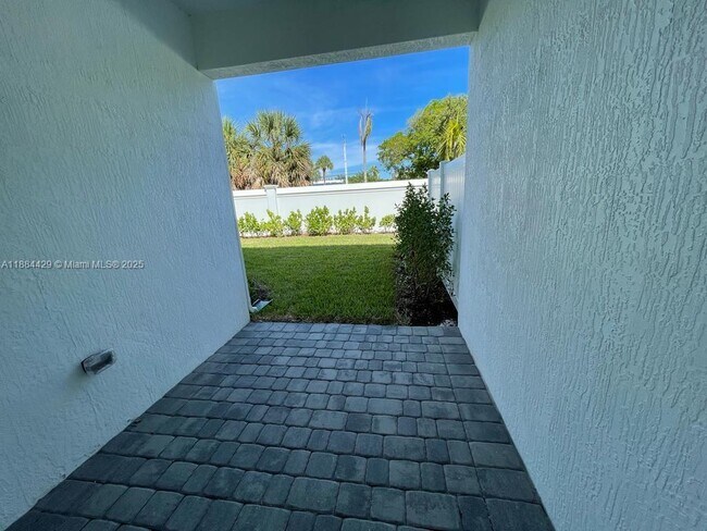 Building Photo - 534 Parsons Wy