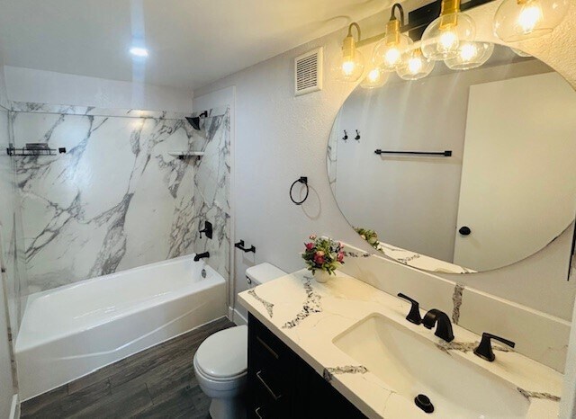 Building Photo - 1603 E Cypress St