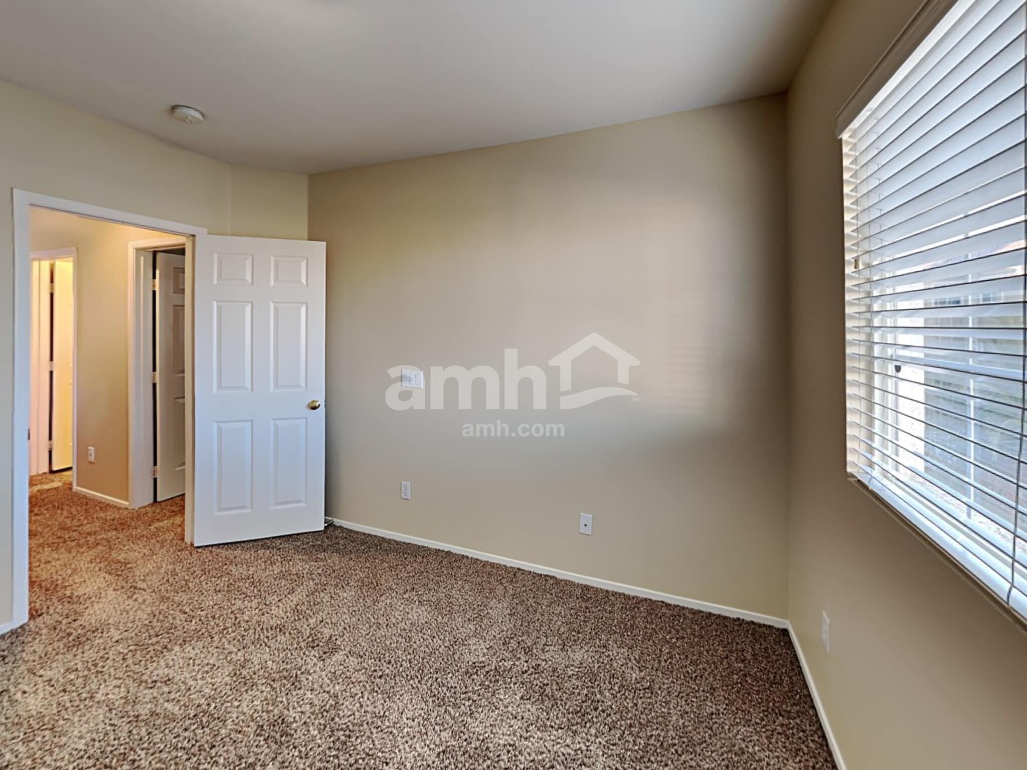 Building Photo - 10141 Flagstaff Butte Ave