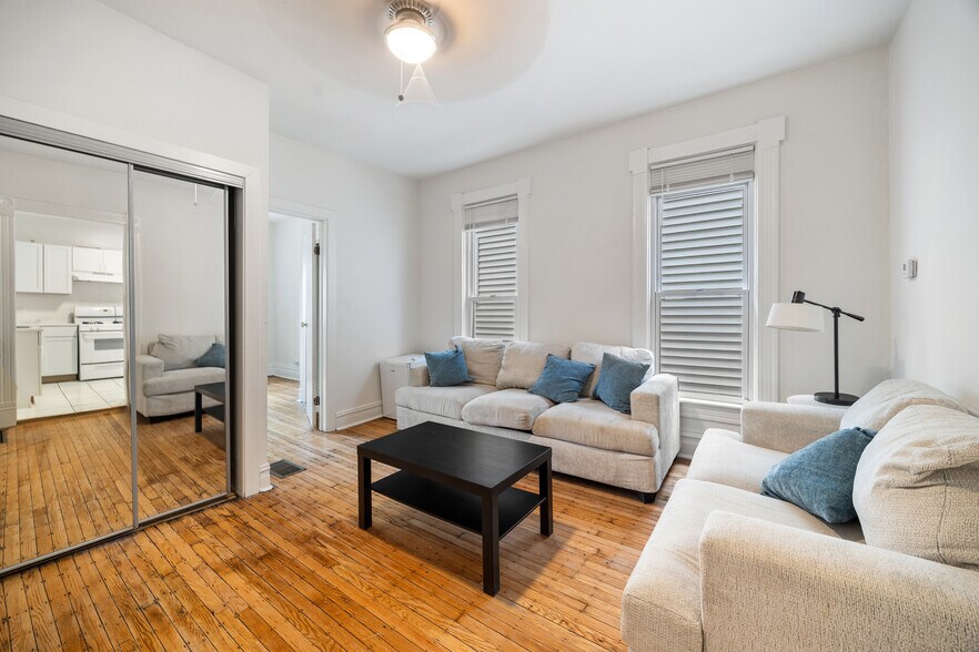 Building Photo - 1011 Garnett Pl