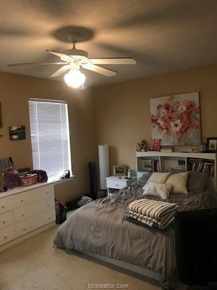 Building Photo - 4131 McFarland Dr