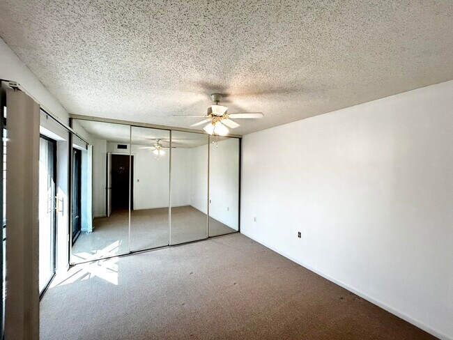 Building Photo - 1620 16th Ln