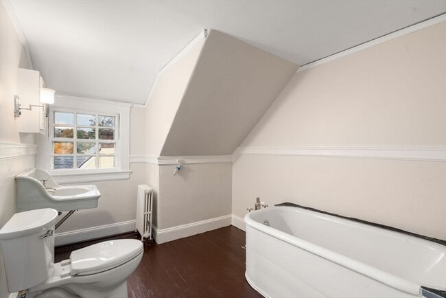 Building Photo - 161 Clinton Rd