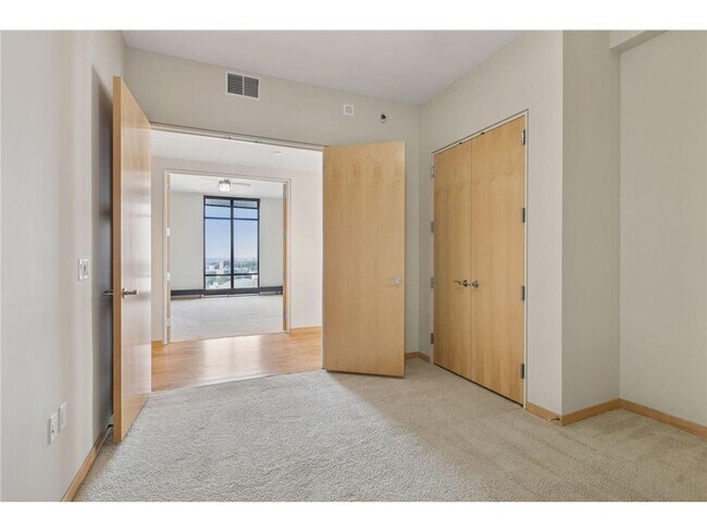 Building Photo - 201 S 11th St