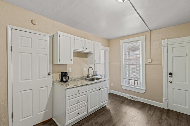 Lower unit - Kitchen - 2619 S Lenox St
