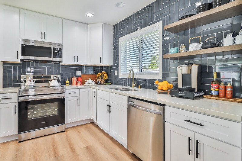 Building Photo - 8520 Jumilla Ave