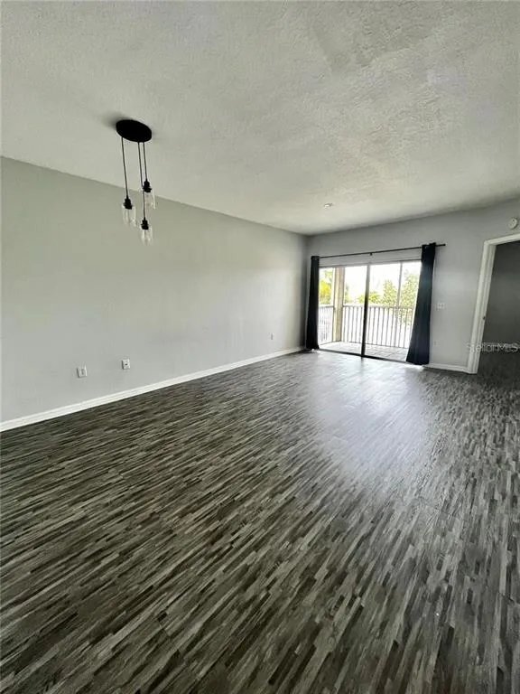 Building Photo - 6011 Skydale Way