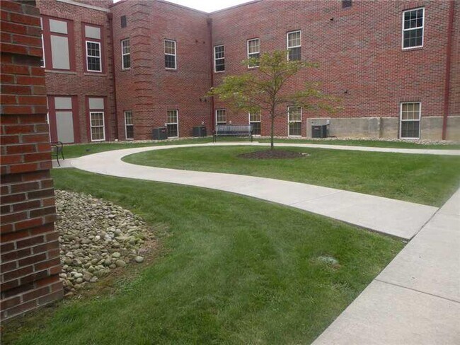 Building Photo - 6450 Pleasant St