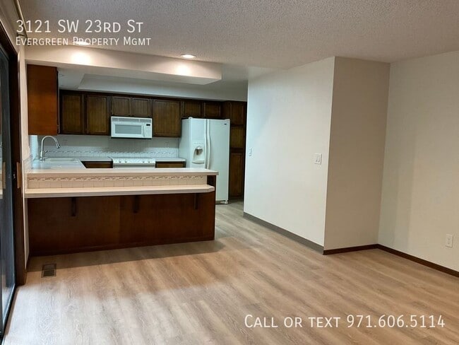 Building Photo - 3121 SW 23rd St