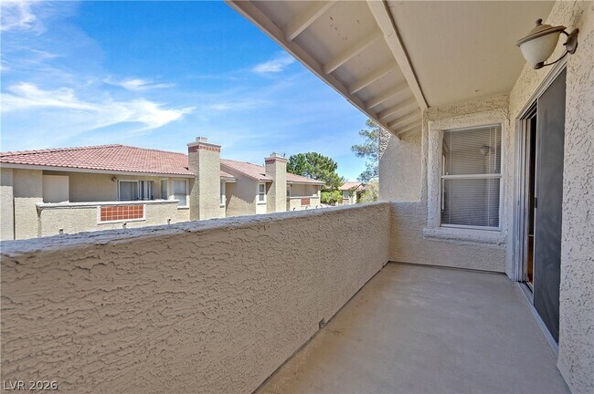 Building Photo - 7200 W Pirates Cove Rd