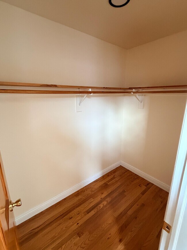 Building Photo - 606 Fulton St