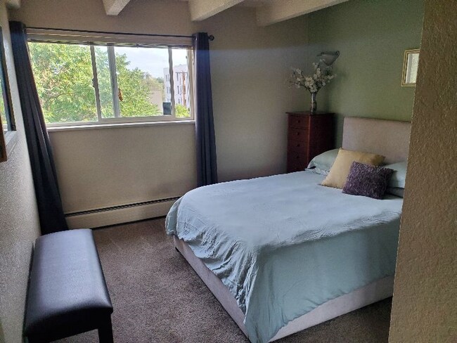 Building Photo - 200 Pearl St