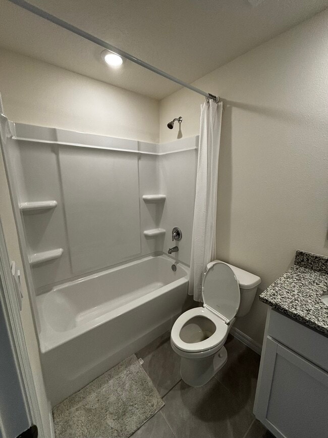 Building Photo - 520 US-1