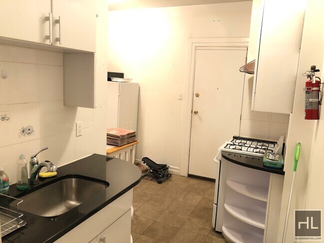 Building Photo - NASSAU AVENUE & Hausman St TRUE 1 bed