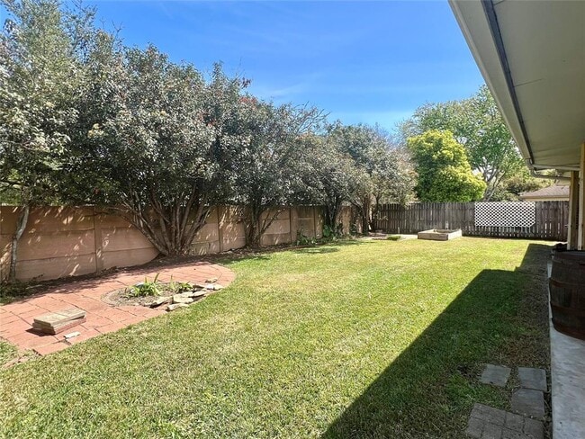 Building Photo - 15003 Radstock Dr