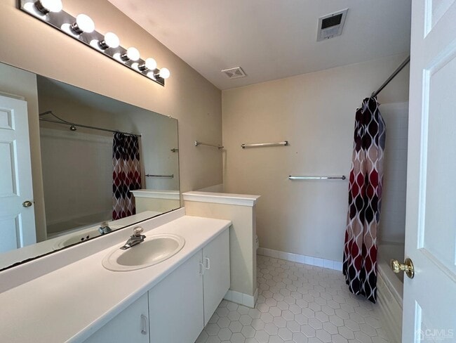 Building Photo - 808 Cypress Ln