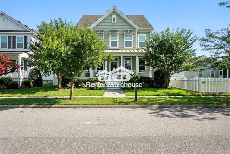 Primary Photo - 3304 Patrick Henry Dr
