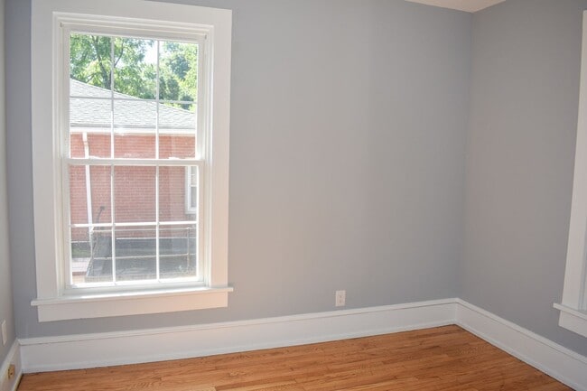 Building Photo - RHER175