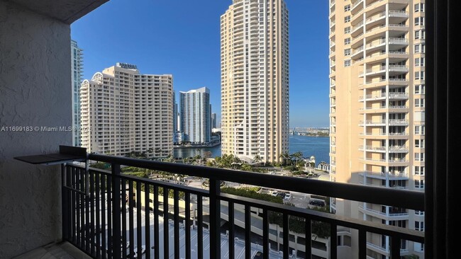 Building Photo - 540 Brickell Key Dr