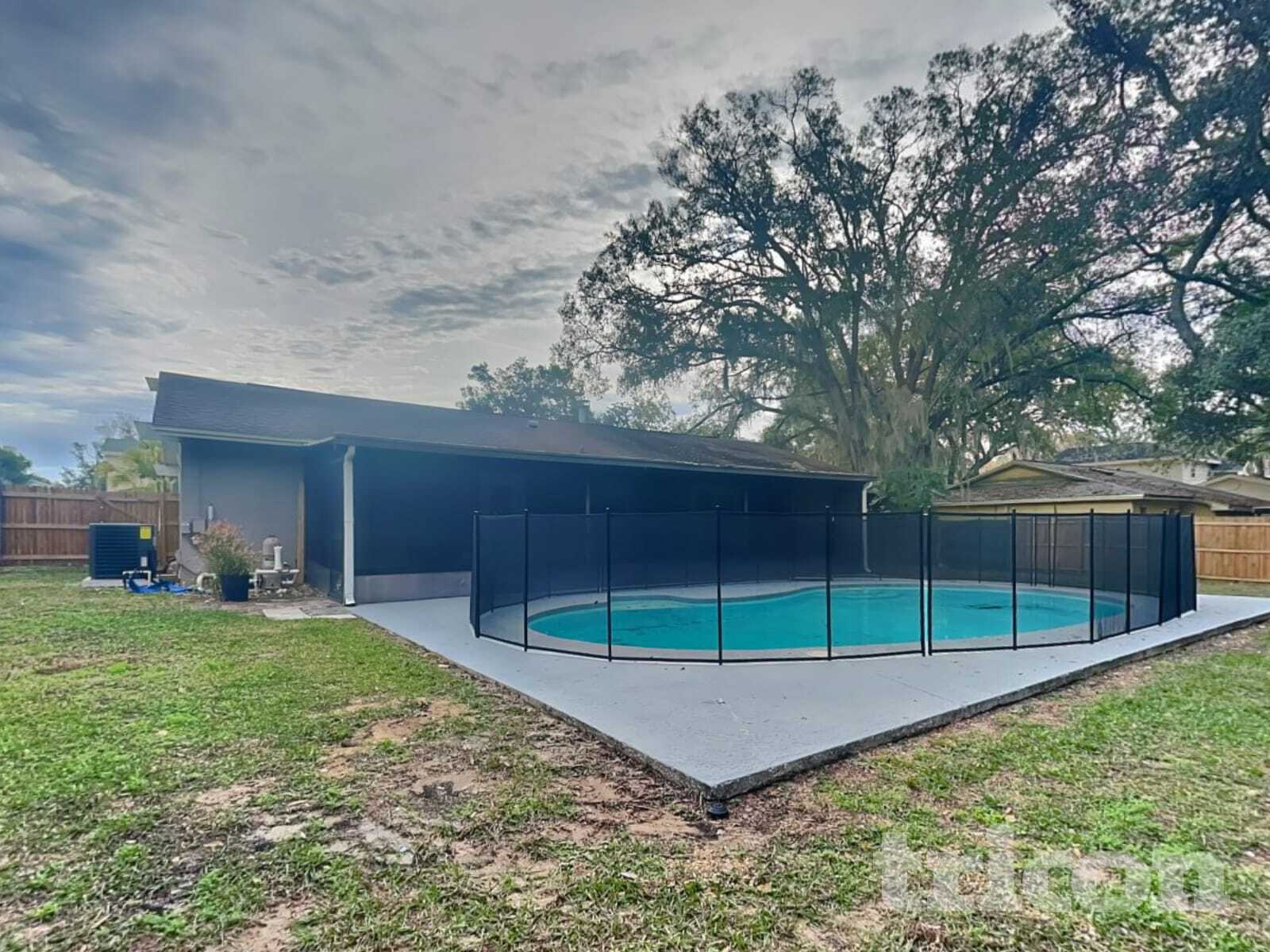 Building Photo - 2218 Village Ct