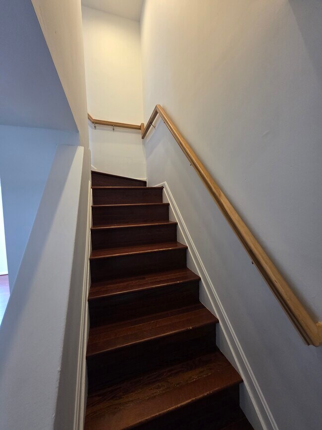 Building Photo - 406 Knollwood Ct