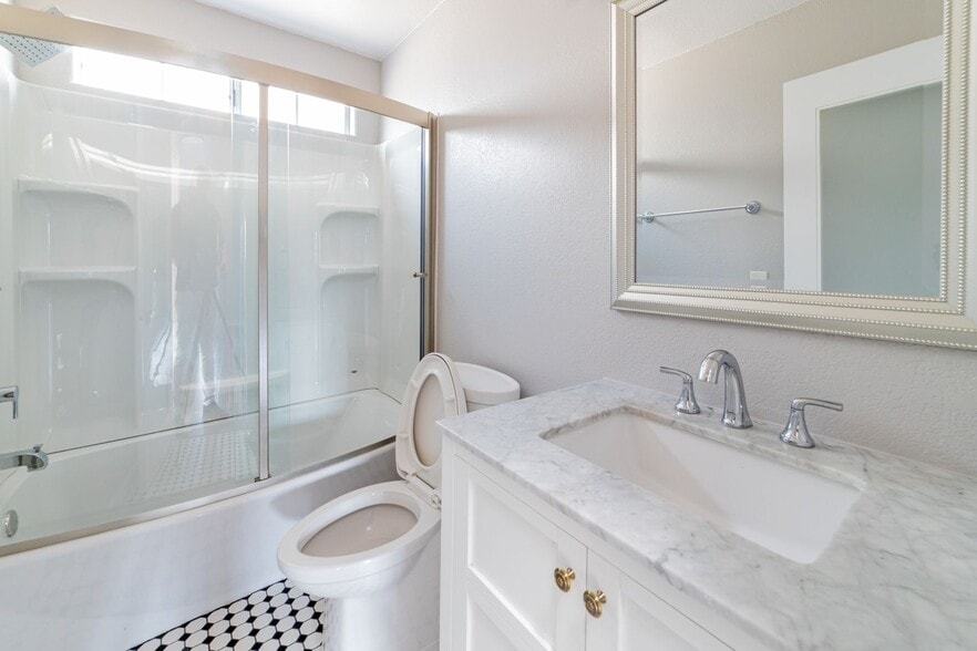 Building Photo - 1334 Lee Ave