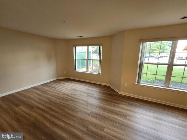 Building Photo - 2029 Windsong Dr
