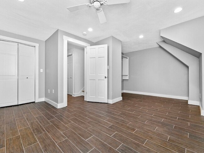 Building Photo - 271 Bunker Hill St