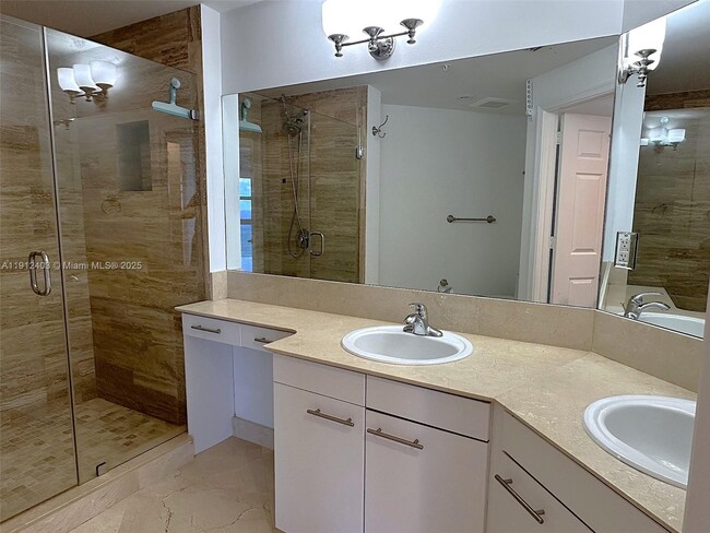 Building Photo - 2080 S Ocean Dr