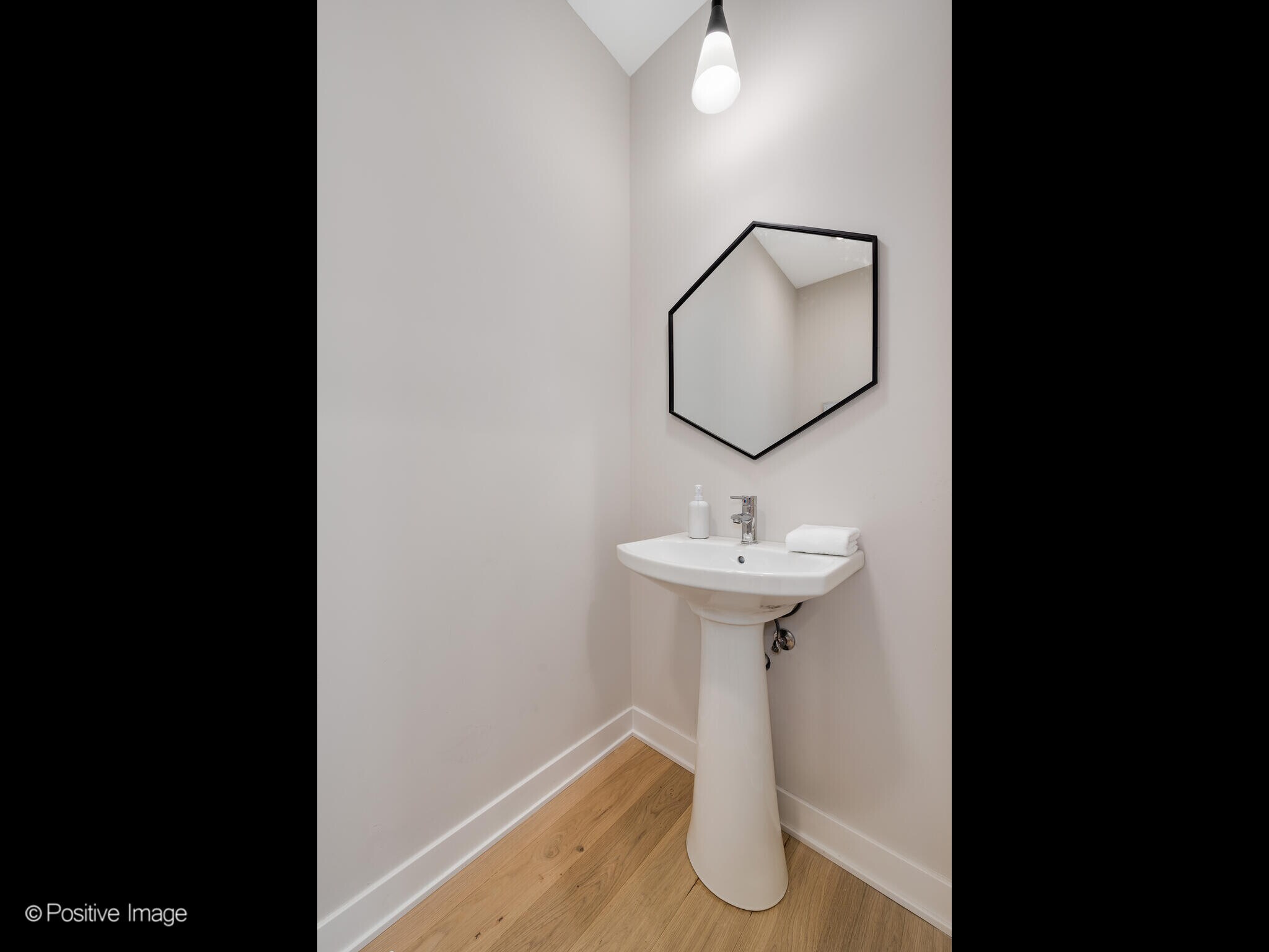 Building Photo - 1631 N Lawndale Ave