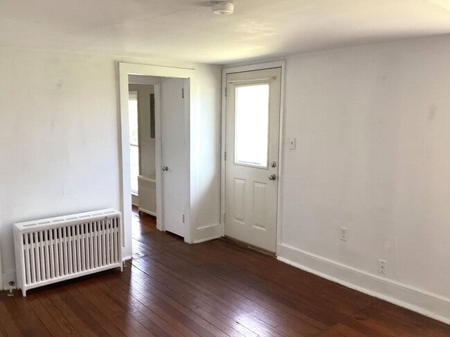 Building Photo - 29 W Main St