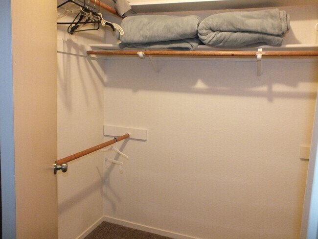 Building Photo - Rescue 2/2 1050 sf home with garage and yard!