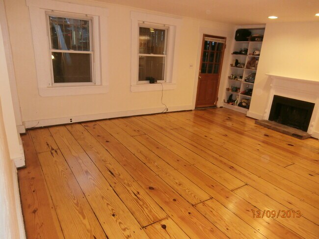 Primary Photo - 1764 Corcoran St NW